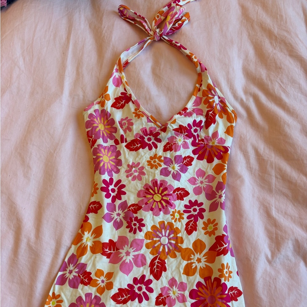 Super cute Hawaiian print mini dress!